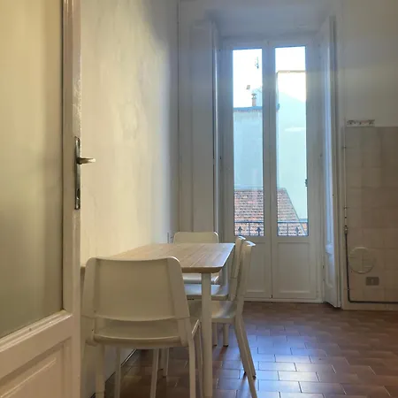 Temporary Isola Apartman Milánó